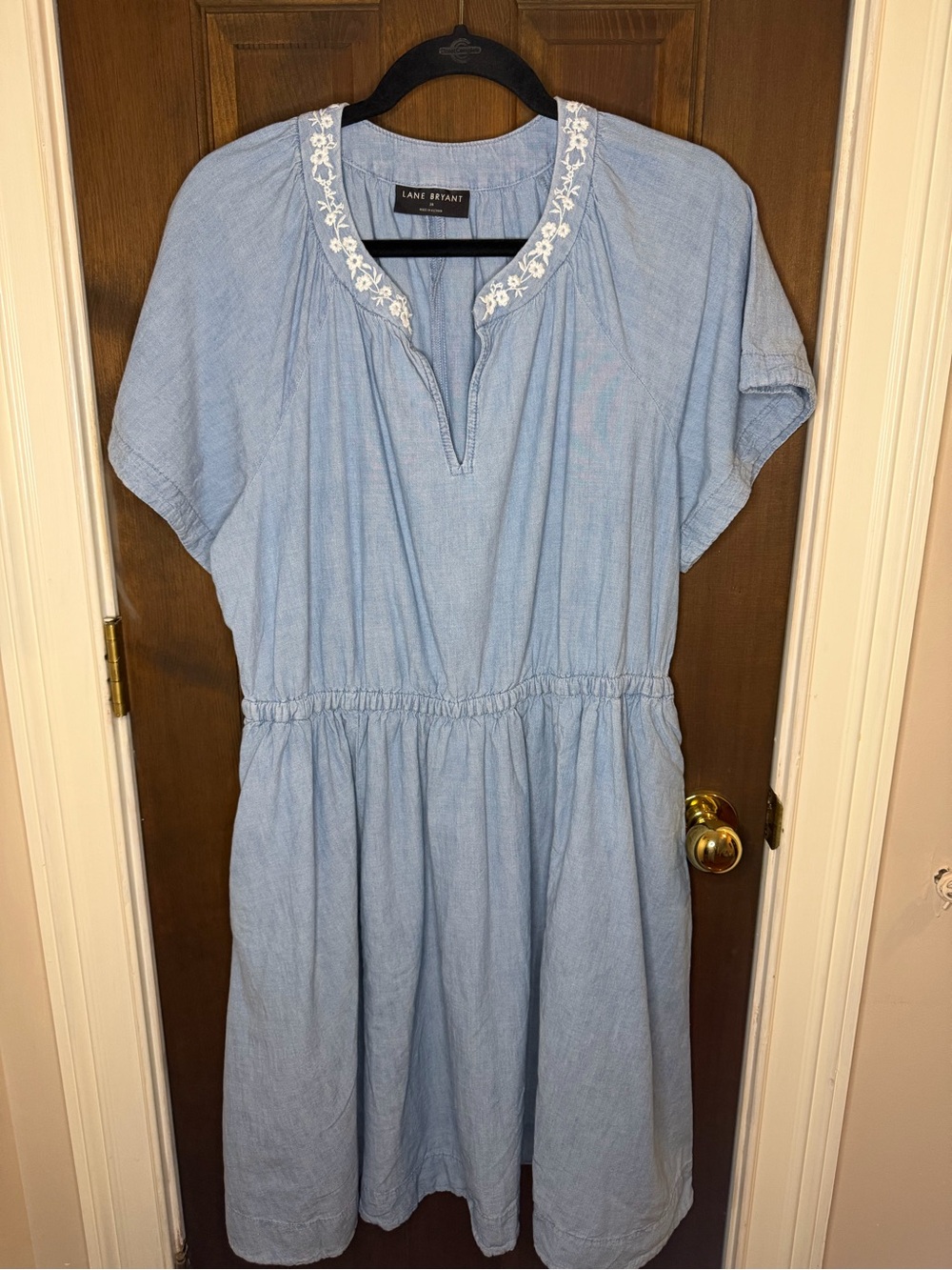 Lane Bryant 16 Chambray Dress Blue Embroidered V-Neck Short Sleeve Casual Midi